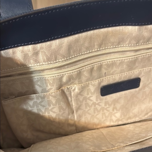 Michael Kors Black Tote Bag - Picture 3 of 4